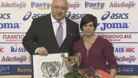 Тайбе Юсеин и Серафим Бързаков са спортист и треньор №1 на БФБорба за 2015 г. (ВИДЕО)