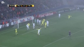 Това ли е голът на годината? (ВИДЕО)