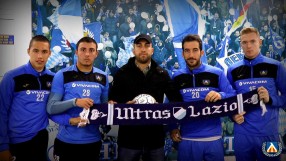 Фенове и футболисти на 