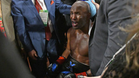 Нокаутираха извън ринга Извънземното в последния му мач (ВИДЕО)