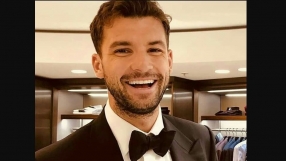 Григор между сервитьори с кафези и готвачи-маси (ВИДЕО)