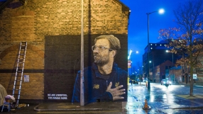 Юрген Клоп изгря върху стена преди мача с 