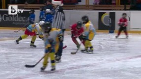 Детски усмивки зад хокейни маски (ВИДЕО)