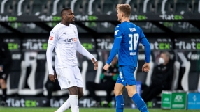 Синът на Лилиан Тюрам наплю противник в лицето, чака го тежко наказание