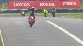 Бразилският бързак, който сложи тигана преди да хване рибата (ВИДЕО)