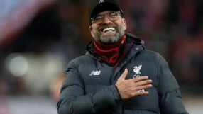 Клоп запя Last Christmas в специално послание за феновете (ВИДЕО)