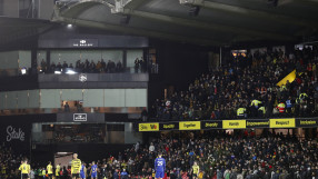 Здравословен проблем със зрител спря за кратко 