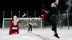 Хо-хо-хо и малко футбол (ВИДЕО)