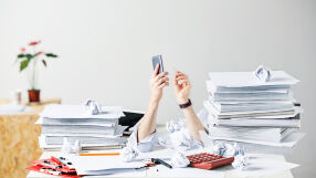 Над 840 000 души умират всяка година заради стрес на работните си места