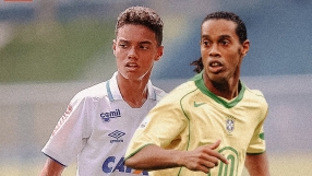 Жоао носи усмивката на Роналдиньо и играе за Роналдо