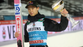 Японец триумфира в първото състезание от 