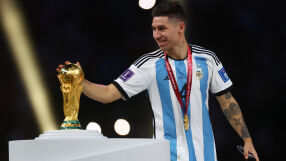 Световен шампион се набута в кофата за боклук (ВИДЕО)