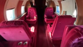 Продават самолета на Елвис Пресли