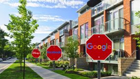 Запознайте се с вашия нов хазяин: Google