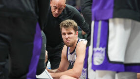 Чиниите или прането? Какво избира Саша Везенков? (ВИДЕО)