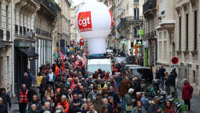 Франция не харесва бюджета за 2026 г.: Общонационална стачка заплашва да блокира страната