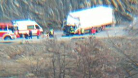 Тежка катастрофа край Габрово, загинал е единият от шофьорите (СНИМКИ)