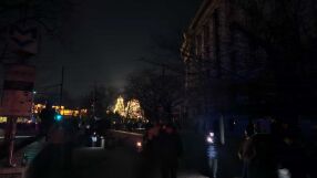   Мрак в центъра на София: Осветлението край Софийския университет угасна (СНИМКИ)