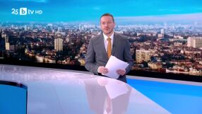 Протестиращи и провокатори - говорят репортерите от мястото на многохилядния протест в София