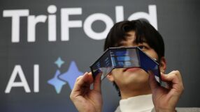 Samsung представи първия си двойносгъваем смартфон