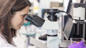 Над 115 години иновации: Как L’Oréal превърна науката в изкуство на красотата