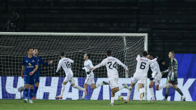 Феновете в потрес: автогол и хаос Славия наказа Левски!