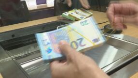 По-малко от месец до смяната на валутата: Опашки за купуване на евро