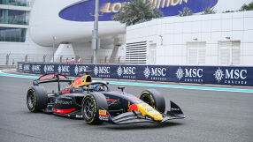 Никулден е! Първи подиум за Никола Цолов във Формула 2