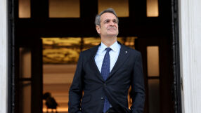 Гръцкият премиер призова фермерите да спрат протестите и обеща плащания до края на годината