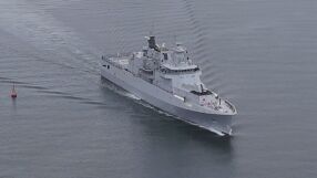 Вдигнаха флага на новия боен кораб „Храбри“ във Варна