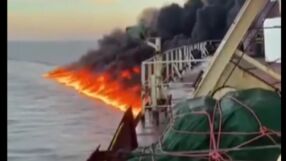 Кадри запечатали първите минути от атака с дронове срещу кораба &quot;Кайрос&quot; 