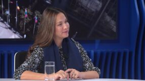 Баница с късмети - първото нещо, което Ева Майдел ще си купи с евро в България 