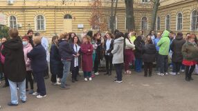 Медицинските сестри преговарят с властта: До 2 месеца става ясно с колко ще им увеличат заплатите