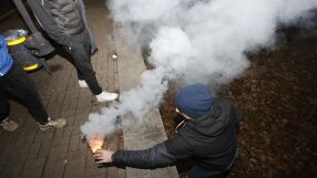 С маски и спрейове: Над 40 души са арестувани по време на протеста в София