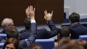 Депутатите единодушно приеха оставката на кабинета &quot;Желязков&quot;