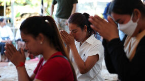 Камбоджа затвори за преминаване границата с Тайланд 