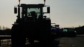 Десети ден протест: Фермери блокират пътища в Сърбия