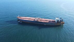 След седмица блокада край Ахтопол: Танкерът „Кайрос“ е изтеглен и закотвен в Бургаския залив