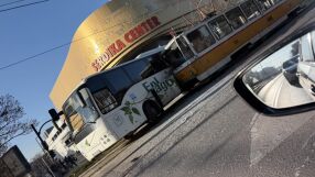 Трамвай се вряза в автобус