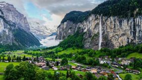 До това село се стига само с въжена линия и се намира в Европа 