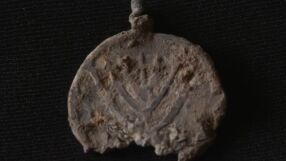 Древен медальон оспорва представите за евреите във византийски Йерусалим (ВИДЕО)