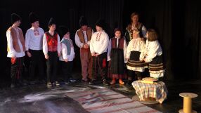 Деца със специални образователни потребности станаха актьори в театъра 