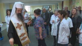 Светият синод дари 20 000 лв. на детско отделение в болница ИСУЛ
