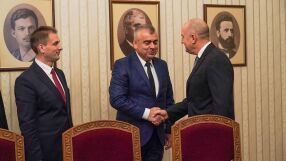 АПС при президента: Над 130 депутати формираха и подкрепяха това правителство и бяха оспорени от обществото