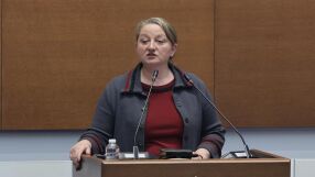 Парламентът реши: Родителите на деца до 12 г. могат да са на гъвкаво работно време през цялата година