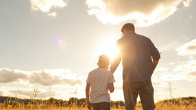 Депутатите приеха промени в Семейния кодекс, въвеждат съвместна родителска отговорност