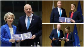 Росен Желязков показа българските евромонети на Урсула фон дер Лайен и Роберта Мецола 