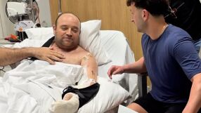 Героят от Бонди Ахмед ал Ахмед получи 2,5 милиона долара в дарения, докато се лекува