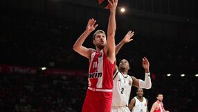 Везенков и Олимпиакос прекъснаха лошата серия (ВИДЕО)