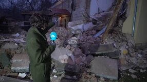 Дни преди Рождество: Посред бял ден се срути кула към древен храм 